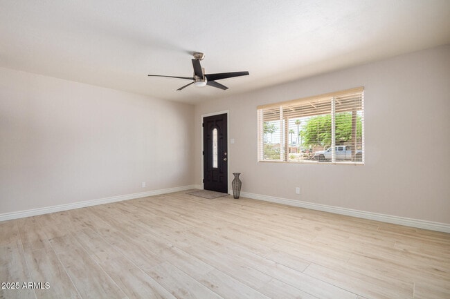 Building Photo - 1325 N 70th St