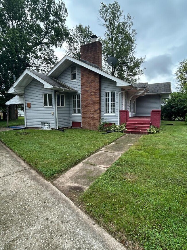 Building Photo - 2510 Grand Blvd