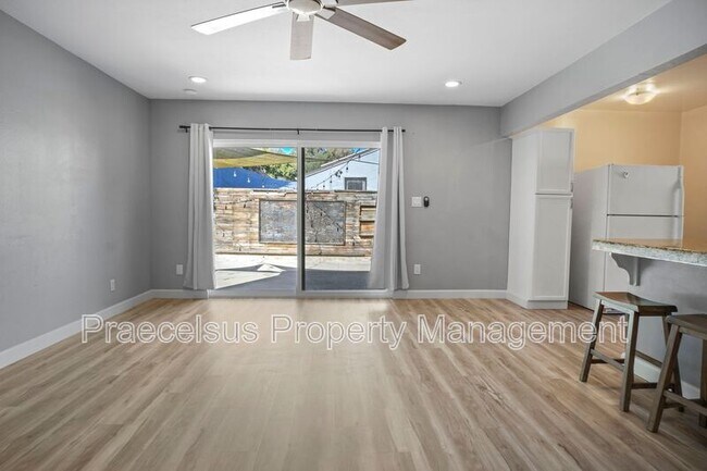 Building Photo - 5960 Nagel St