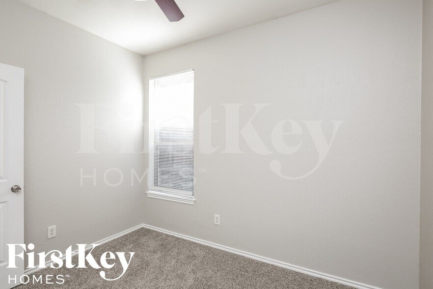 Building Photo - 1415 Sax Leigh Dr