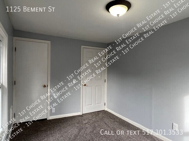 Building Photo - 1125 Bement St