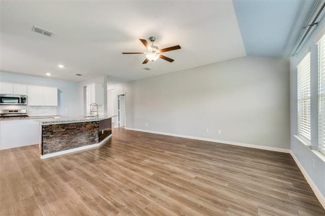 Building Photo - 807 Spruce Ln