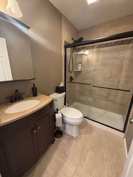 Building Photo - 23 Wellington Rd