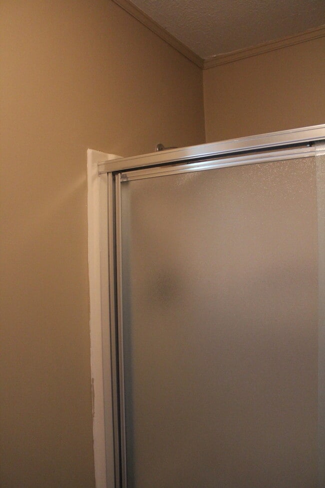 Building Photo - Ireland Dr. area