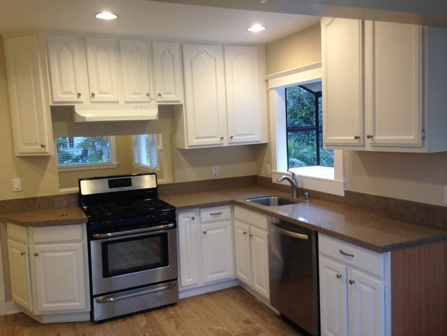 New stainless steel appliances - 4020 Massachusetts E St