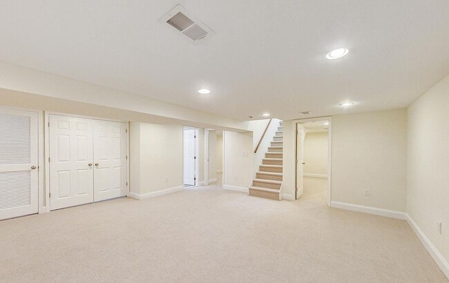 Building Photo - 6426 Prospect Terrace