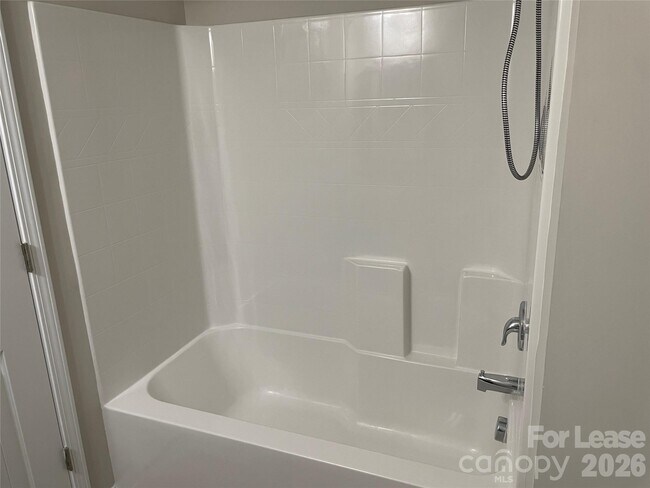 Building Photo - 2909 Old Field Rd