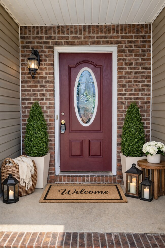 Building Photo - $1800 3 Bedrooms 2.5 Bath Brick Home with a bonus room!