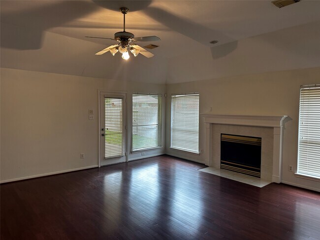 Building Photo - 15303 Marden Ct