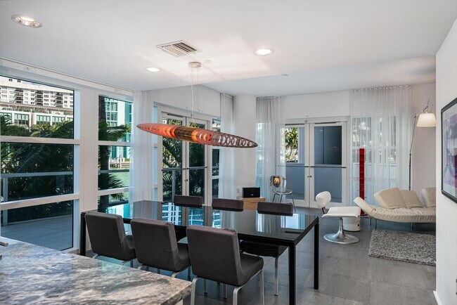 Building Photo - 6103 Aqua Ave