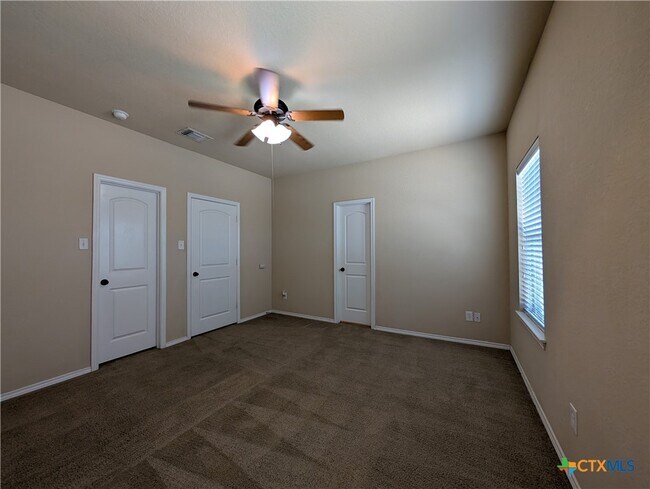 Building Photo - 1028 Brown Rock Dr