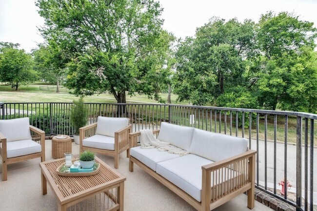 Building Photo - 2905 Parthenon Ave