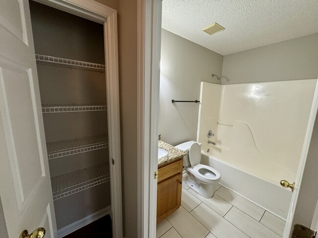 Building Photo - 103 Balsam Poplar Way