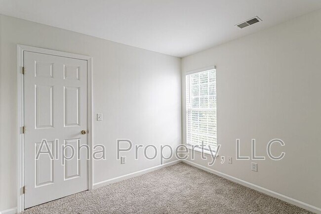 Building Photo - 261 Highgate Cir