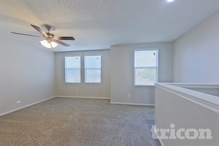 Building Photo - 16616 Jasmine Springs Dr