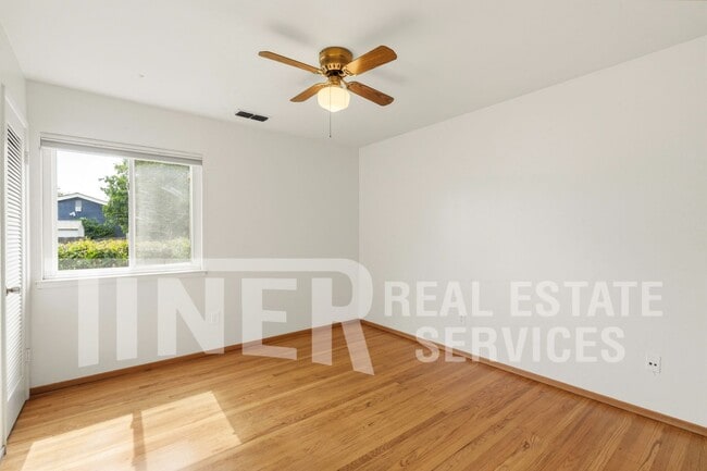 Building Photo - 8665 Everglade Dr