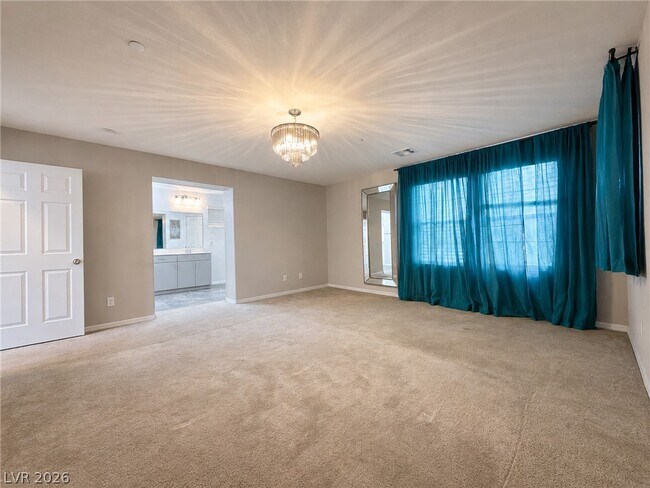 Building Photo - 372 Ambitious St