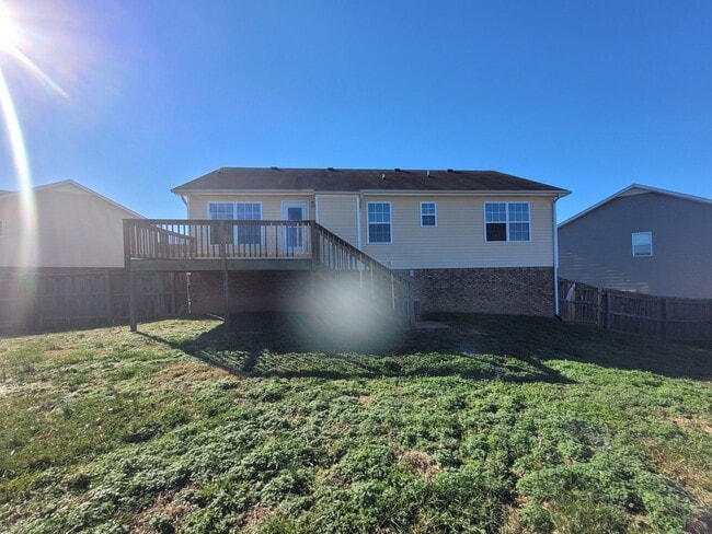 Building Photo - $1900 - 4 Beds 3 Bath + Bonus Room w/ Massive Fenced Yard