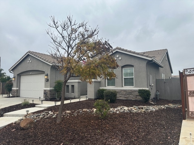 Building Photo - Gorgeous 3 Bedroom 2 Bathroom Manteca Home