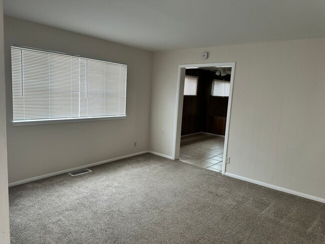Building Photo - NE Property