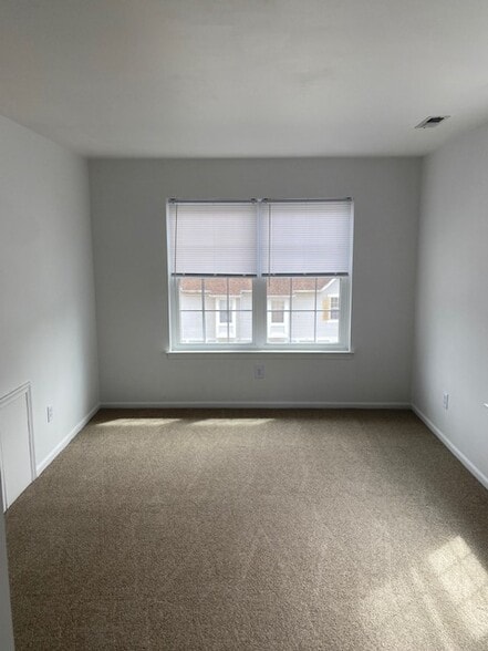 Building Photo - 132 Chadd Rd