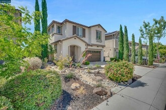Building Photo - 351 Coolcrest Dr