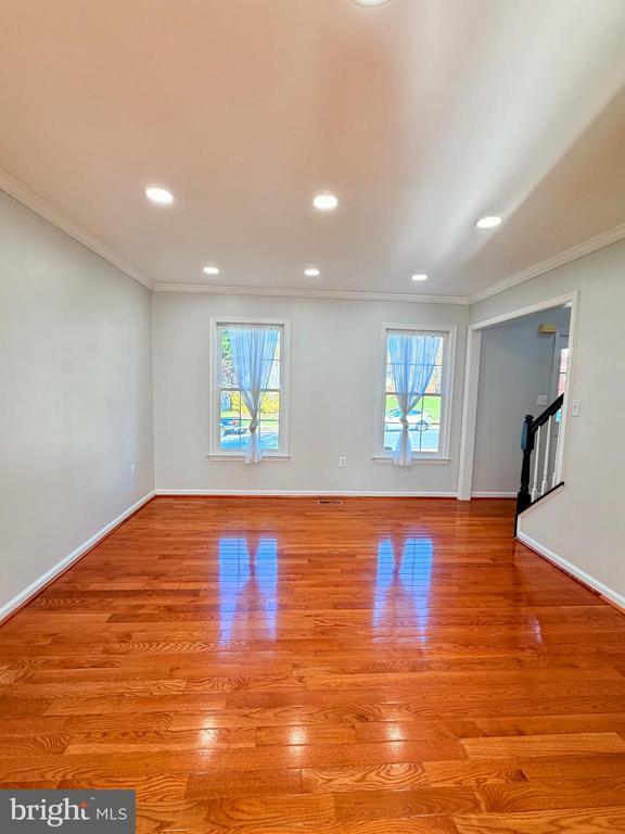 Building Photo - 33 Christopher Way