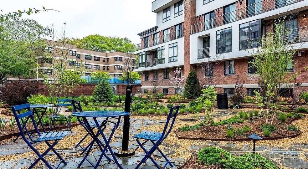 Building Photo - Bright 2 Bed / 1 Bath Loft-Style Residence with Multiple Balconies & Premium Amenities