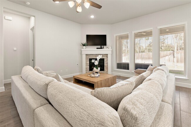 Building Photo - 508 Stella Beth Way