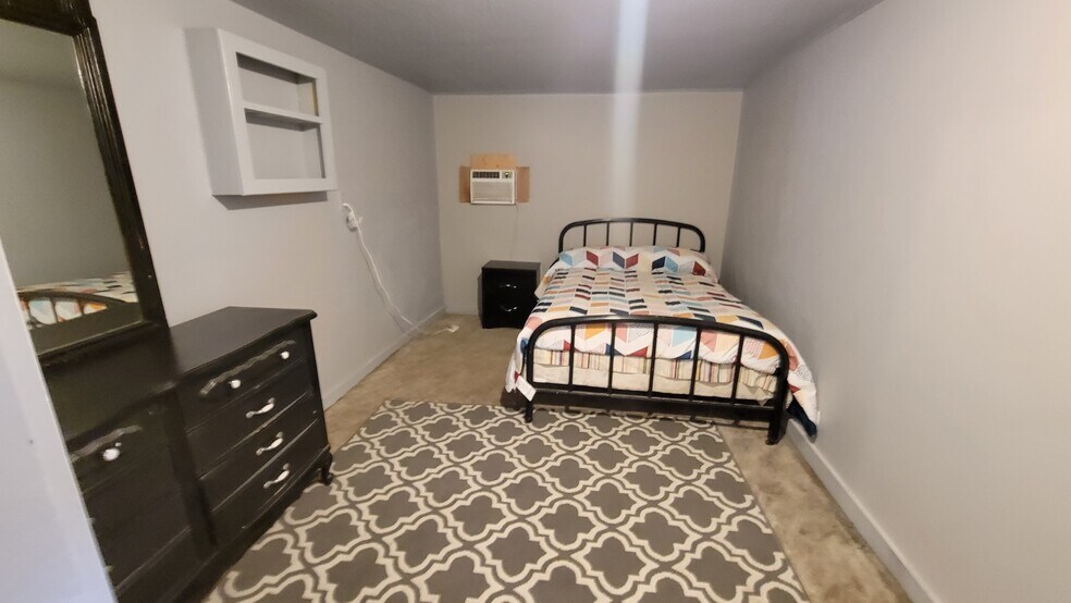 2nd bedroom - 608 California St