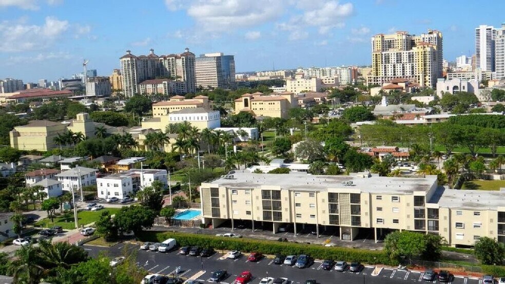 Building Photo - 1601 S Flagler Dr