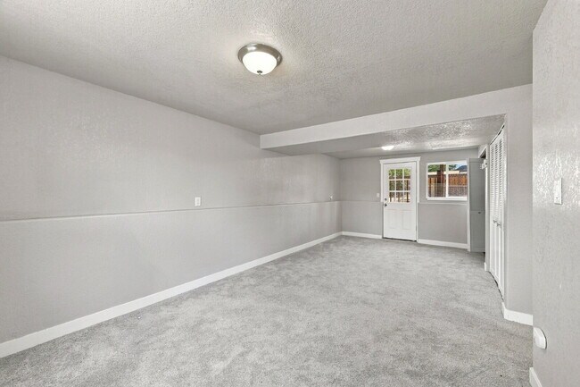 Building Photo - 2523 Ember Dr
