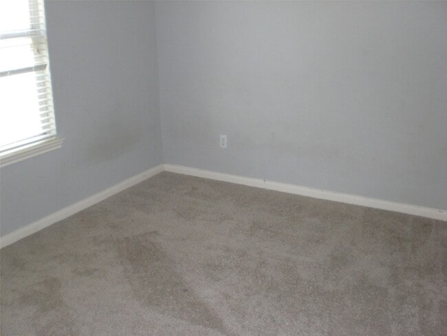 Building Photo - 5742 Saluda Creek Ln