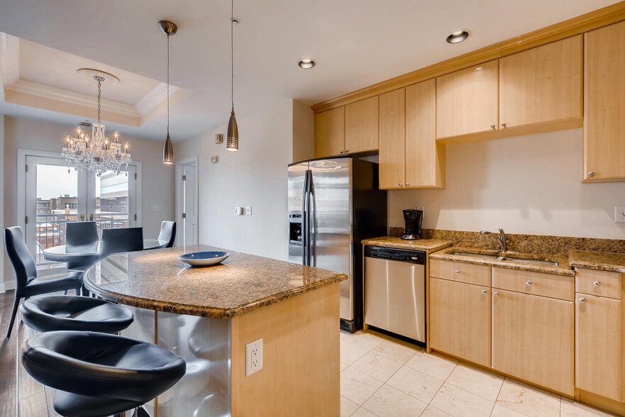 Building Photo - 1827 Grant St