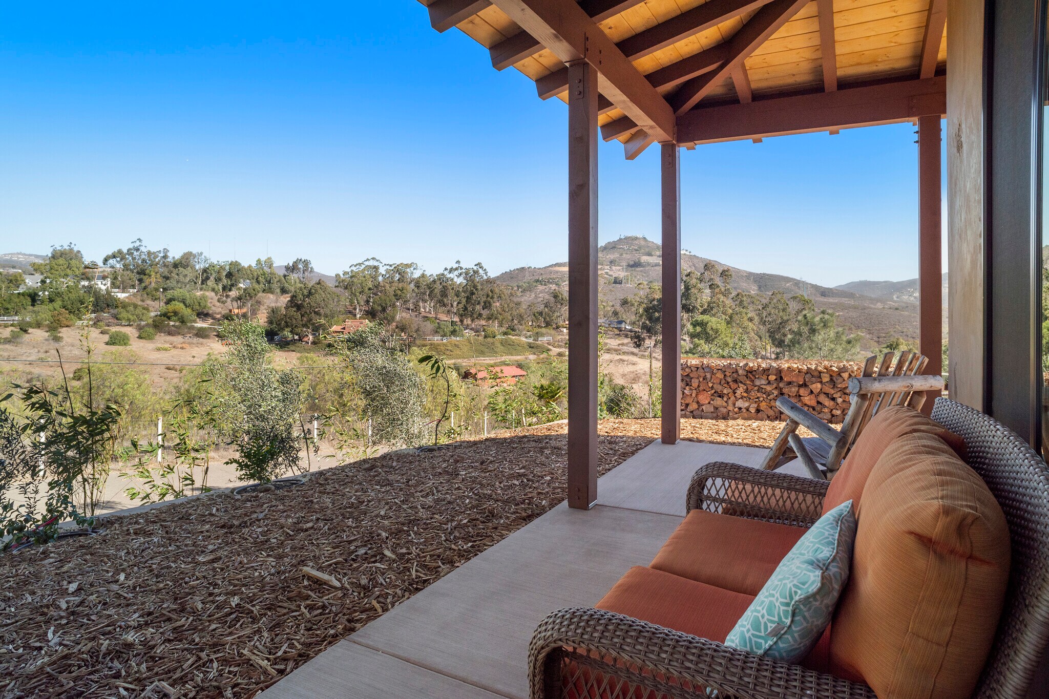 Building Photo - 3605 1/2 Fortuna Ranch Rd