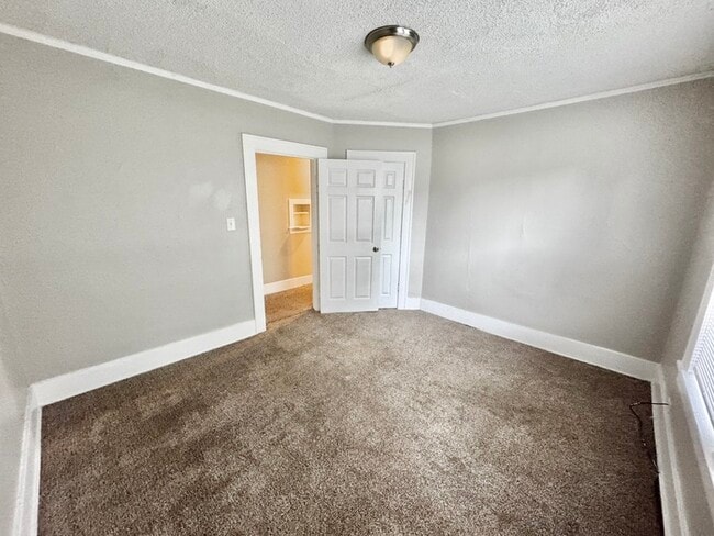 Building Photo - 3219 Carnes Ave