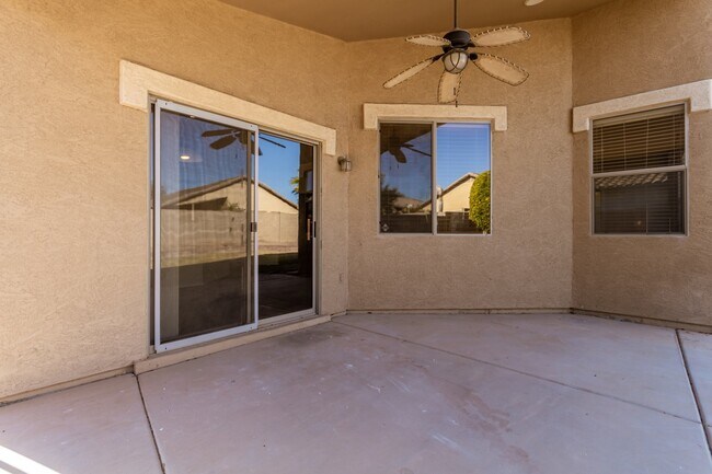 Building Photo - 4384 E Cherry Hills Dr