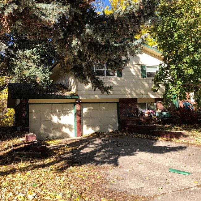 Building Photo - 2721 Meadowlark Ave