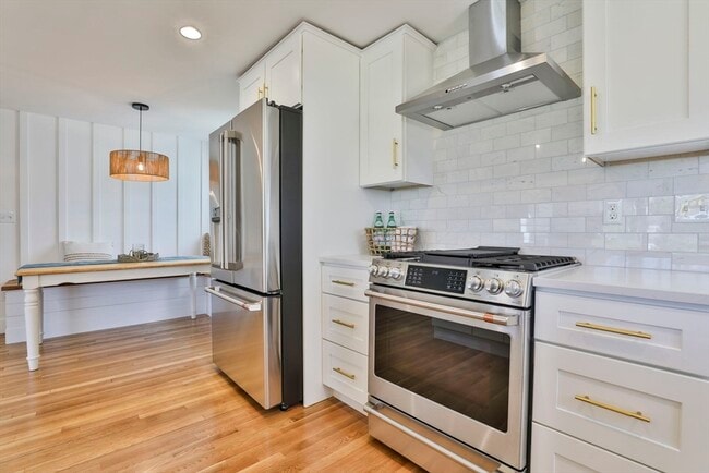 Building Photo - 7 Christopher St