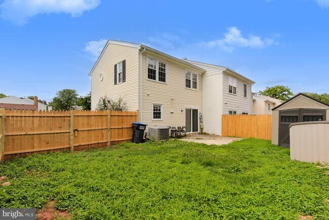 Building Photo - 4168 Hamlin Ct