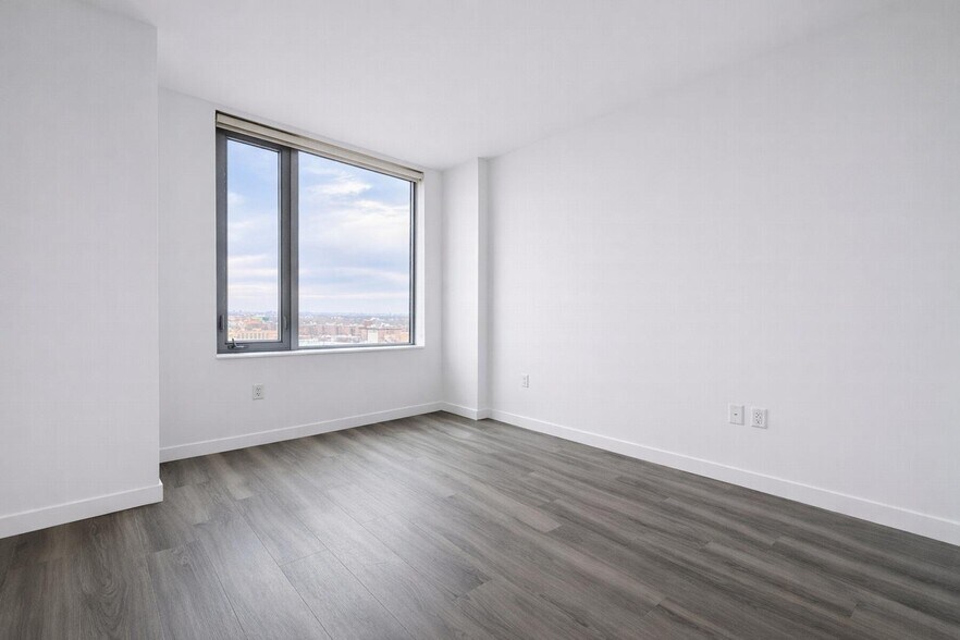 Building Photo - 1524 Sheepshead Bay Rd