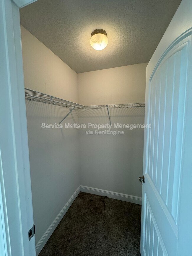 Building Photo - 5622 Burr St