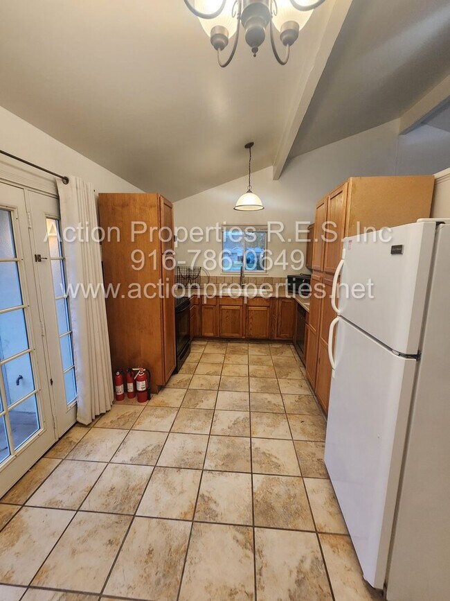 Building Photo - $500.00 Off Move In Special! East Roseville, Sierra Gardens 3 Bedroom, 2 Bathroom, 2 Car Garage, ...