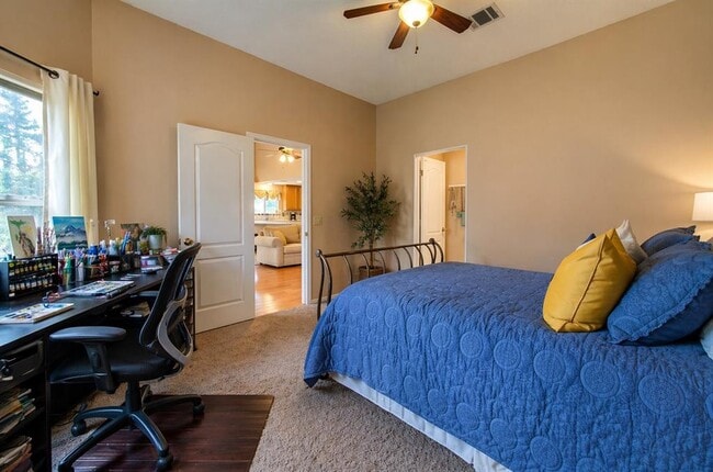 Building Photo - 12900 Medina River Way