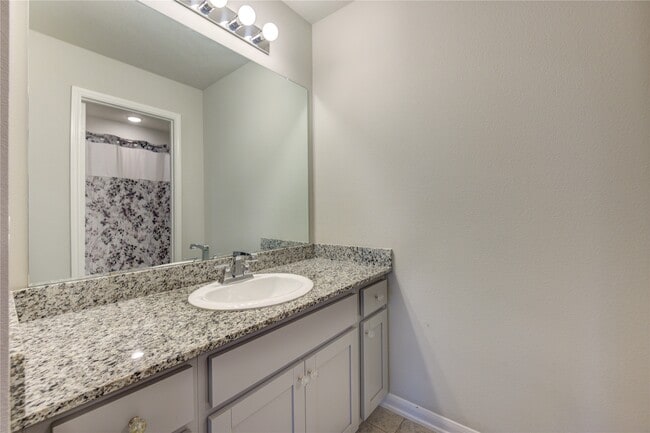 Building Photo - 2727 Camellia Ave