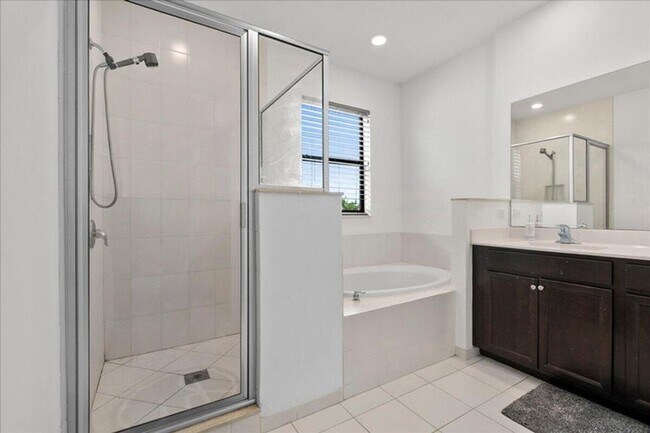 Building Photo - 6021 Night Heron Ct