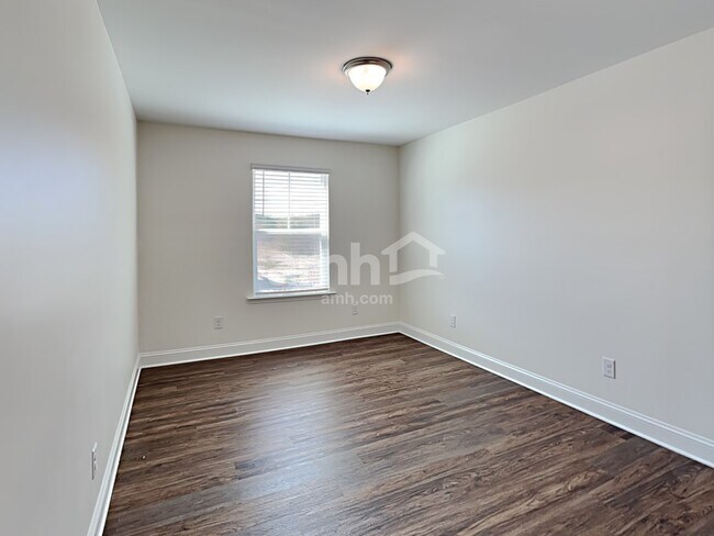 Building Photo - 3272 Brierhill Rd