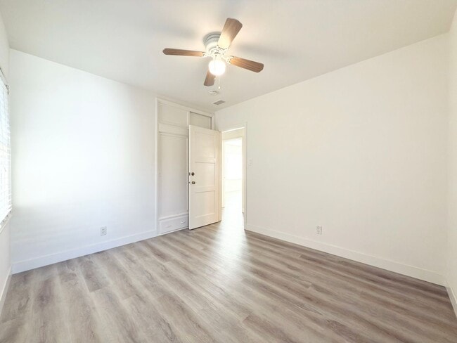 Building Photo - Coastal Charm Full of Upgrades!