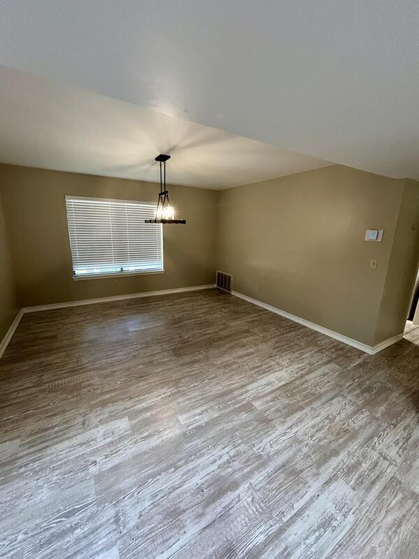 Building Photo - 218 Yellow Pine Ct