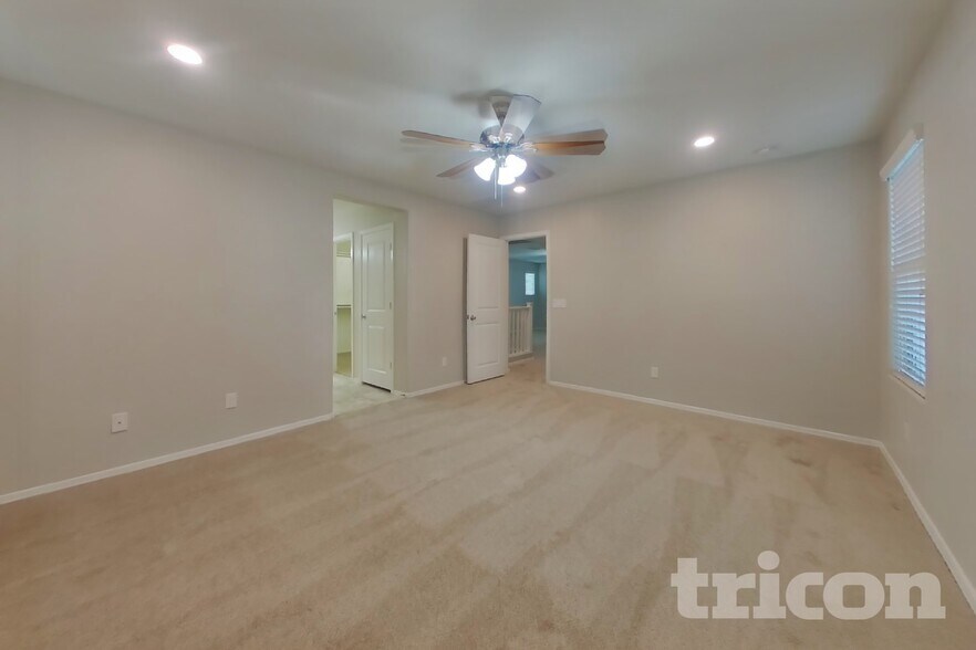 Building Photo - 11690 N 166th Dr